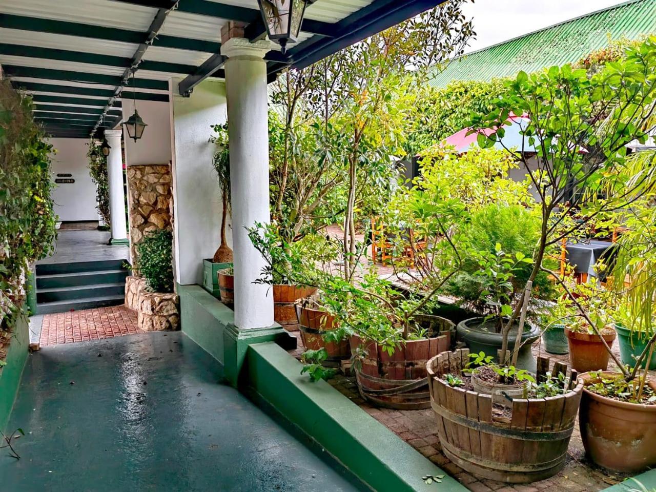 Albertinia Hotel ภายนอก รูปภาพ